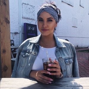 Meet your Posher, Alexandra